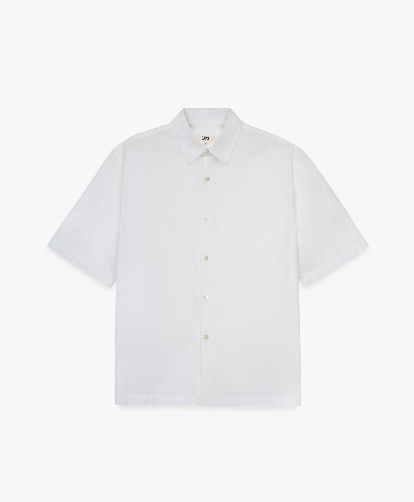 เสื้อเชิ้ตแขนสั้นทรงบ็อกซีสำหรับผู้ชาย